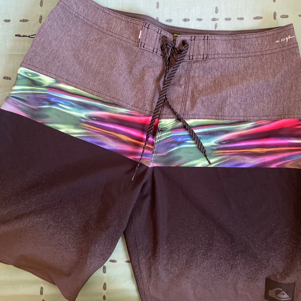 NWT Quicksilver Highline Board Shorts size 32